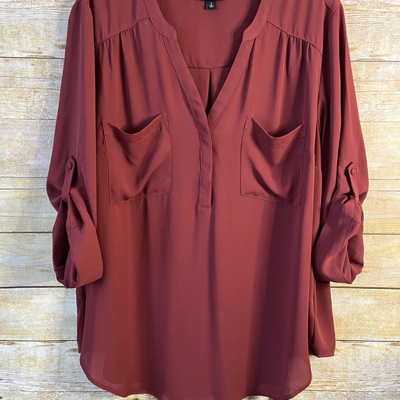 Torrid Harper Style Brick Red Roll Tab 3/4 Sleeve Pullover Blouse Plus Size 2X - Picture 2 of 6